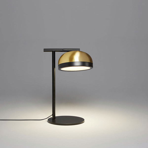 Molly Table .32 - brushed brass - sand black