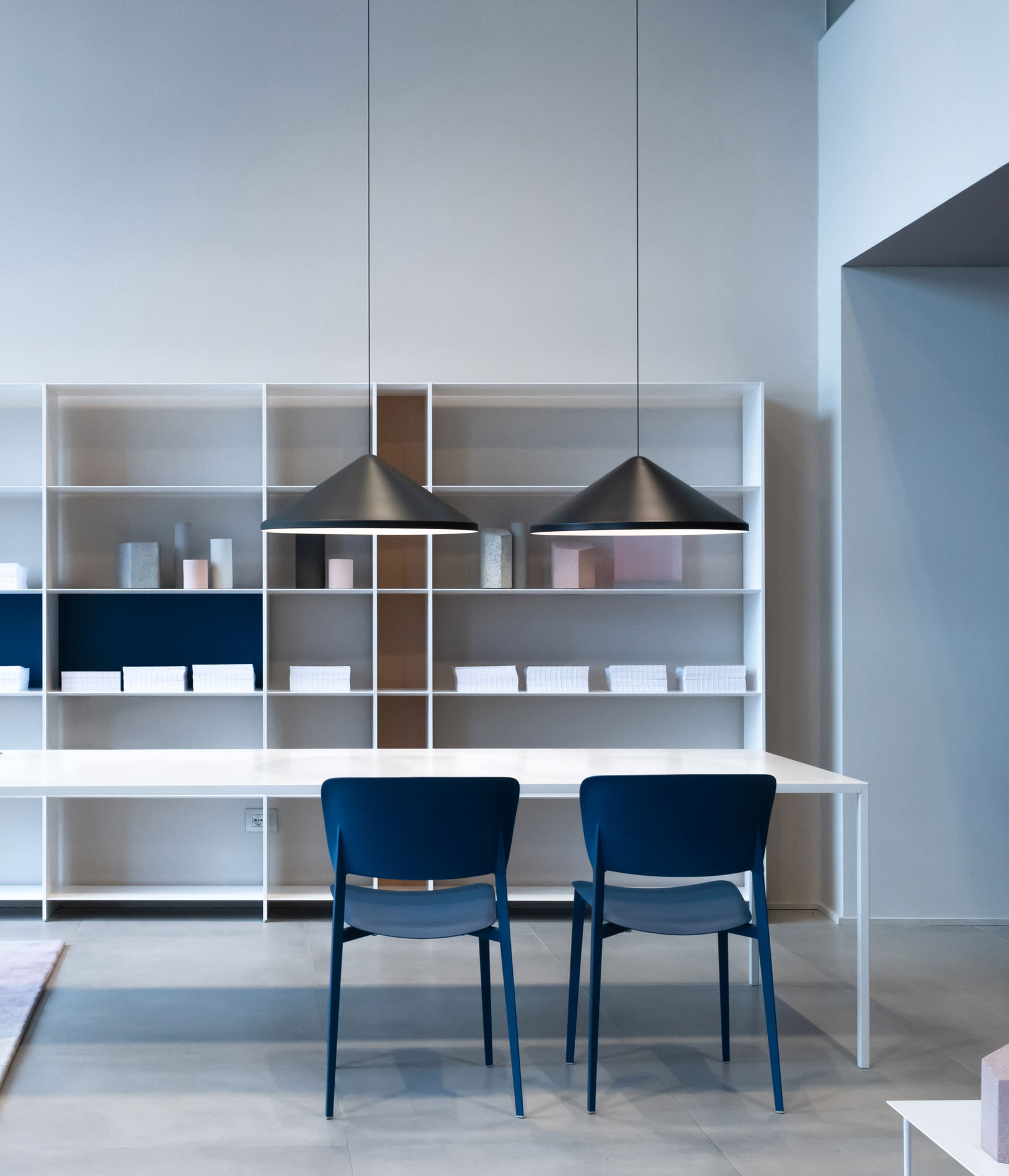 VIBIA NORTH FLOOR 5600 - 2700K - black